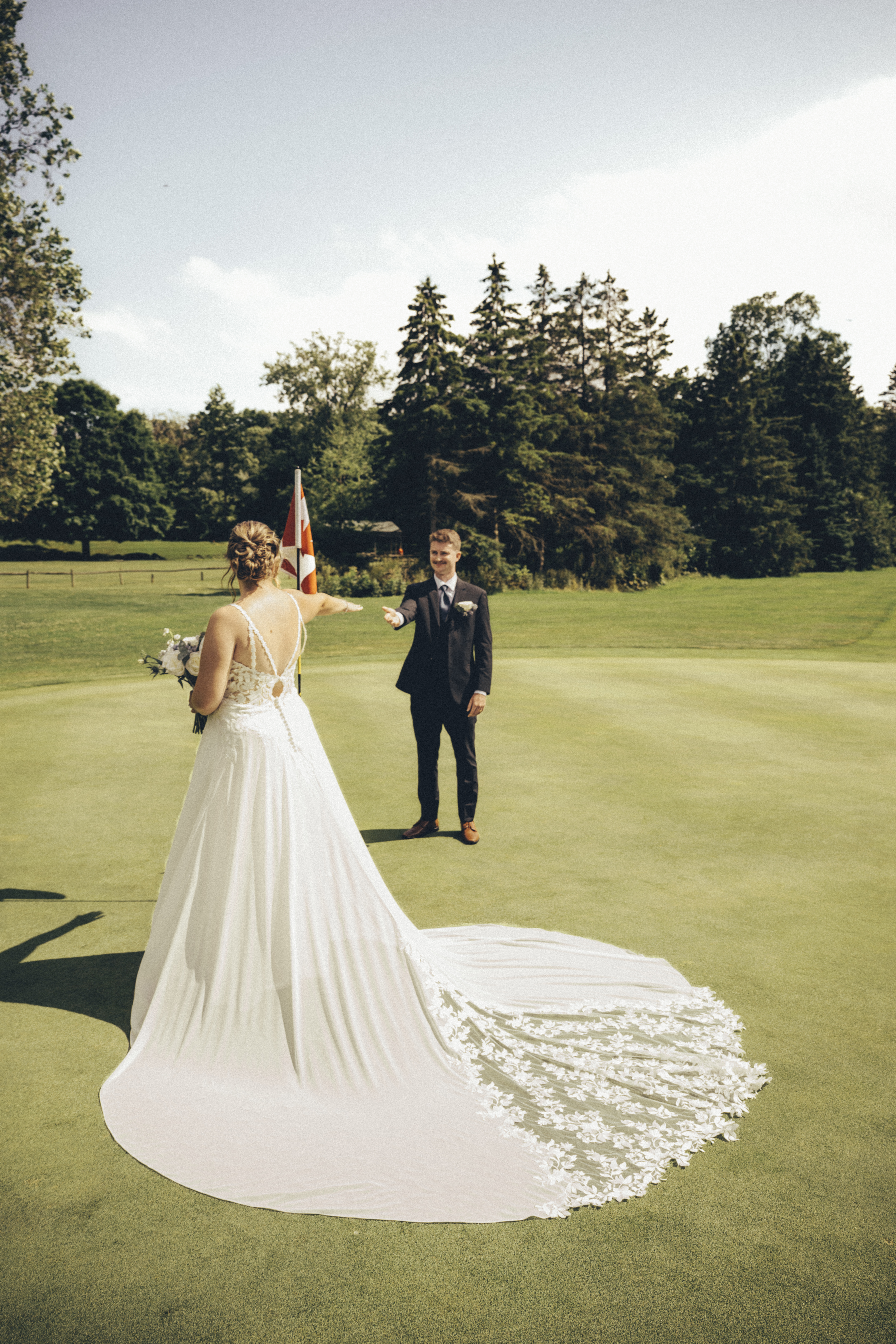 wedding photo on the golf course